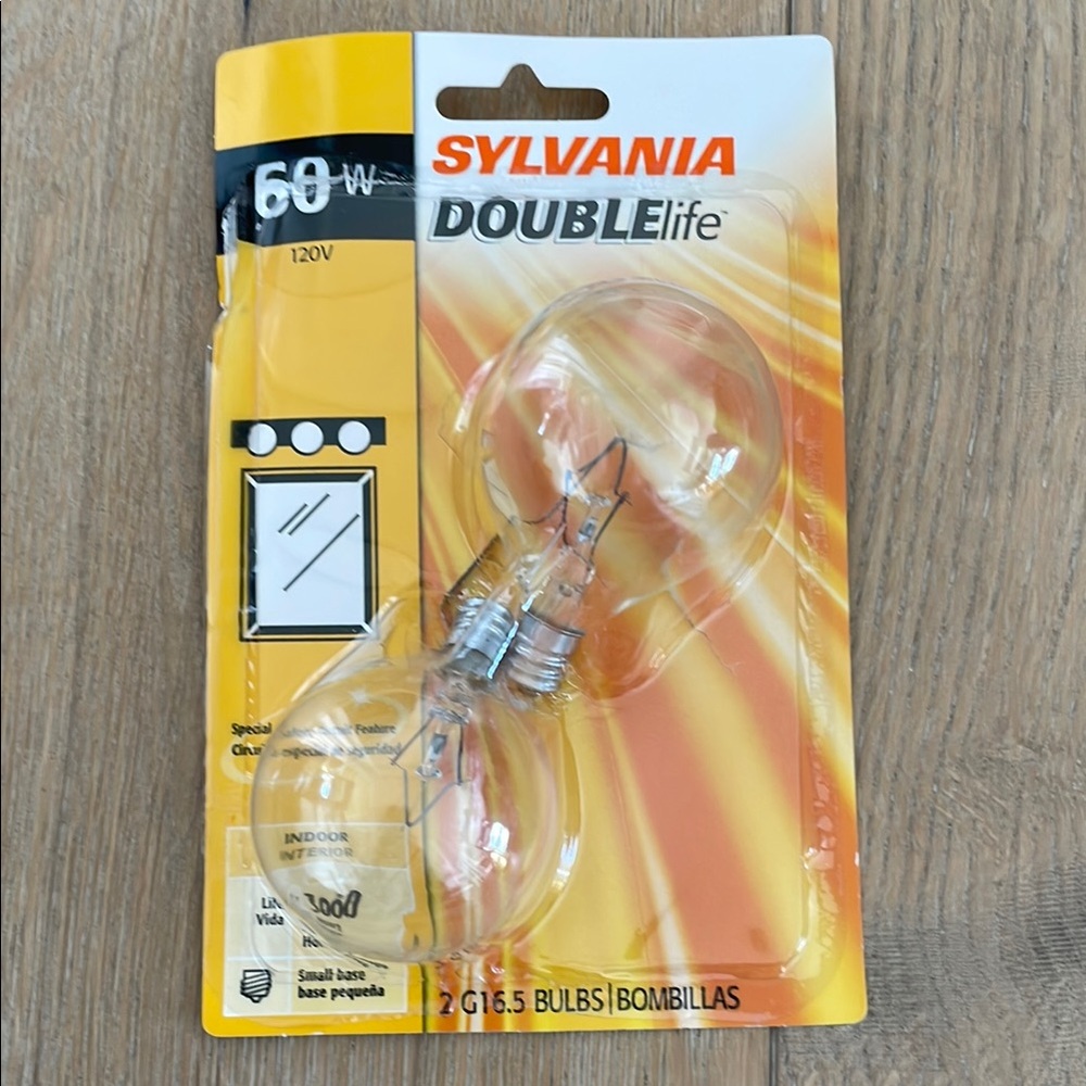 Sylvania G25 Crystal Clear Globe,‎ 60-Watt, Small Base